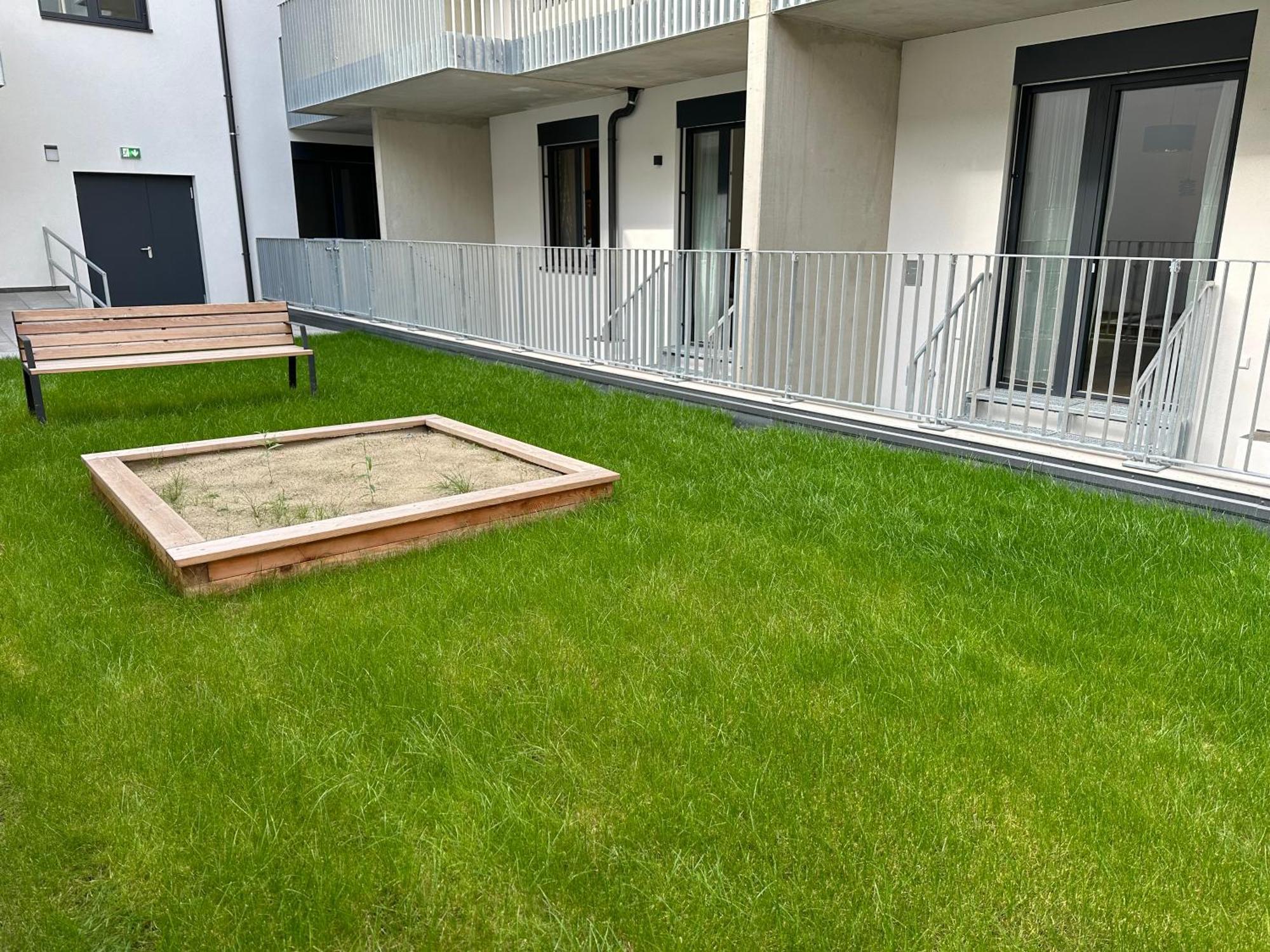 Schoenbrunn Garden Apartments Wenen Buitenkant foto